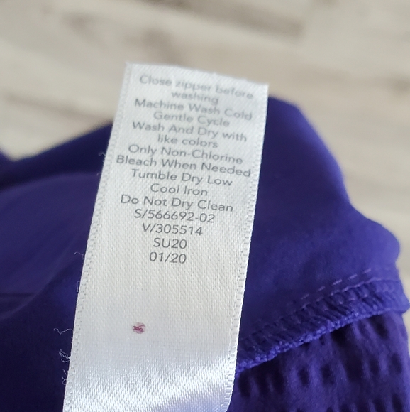 Athleta Waffled Textured Brooklyn Shorts, Purple, Pockets, SZ 8, Like NEW - Picture 12 of 15